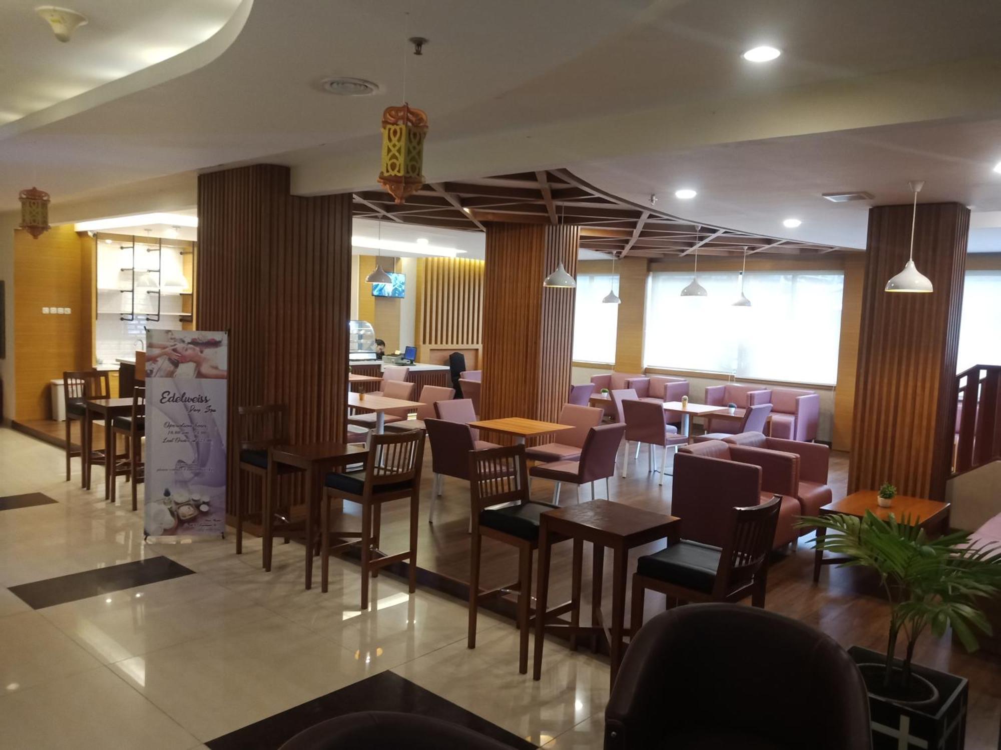 Manise Hotel Ambon Eksteriør billede