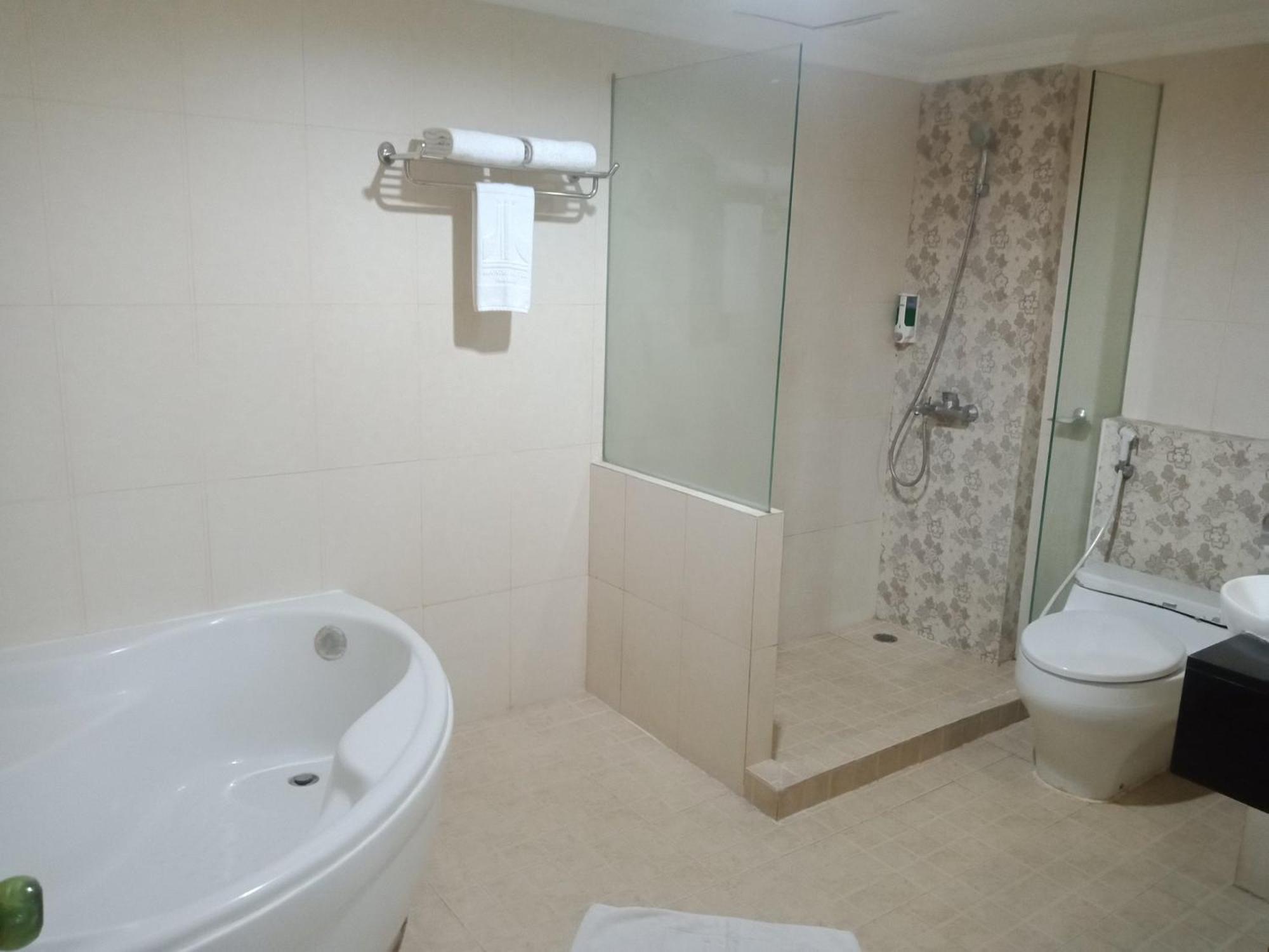 Manise Hotel Ambon Eksteriør billede
