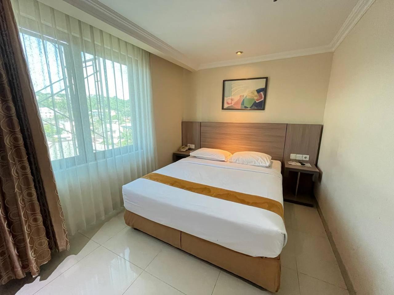 Manise Hotel Ambon Eksteriør billede