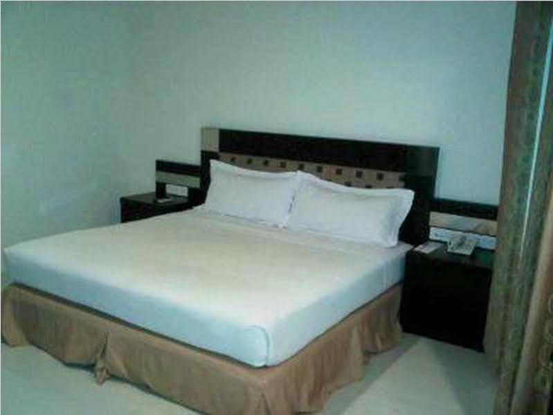 Manise Hotel Ambon Eksteriør billede